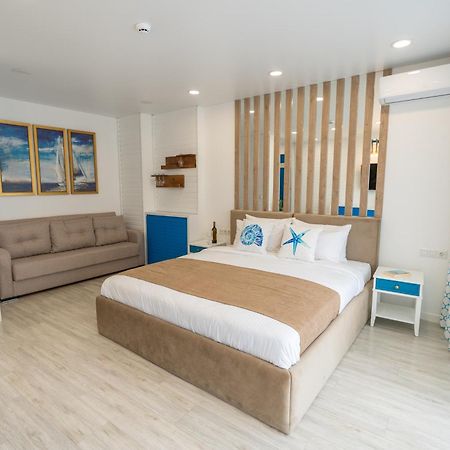 Seagull Beachfront Boutique Hotel บาทูมิ ภายนอก รูปภาพ