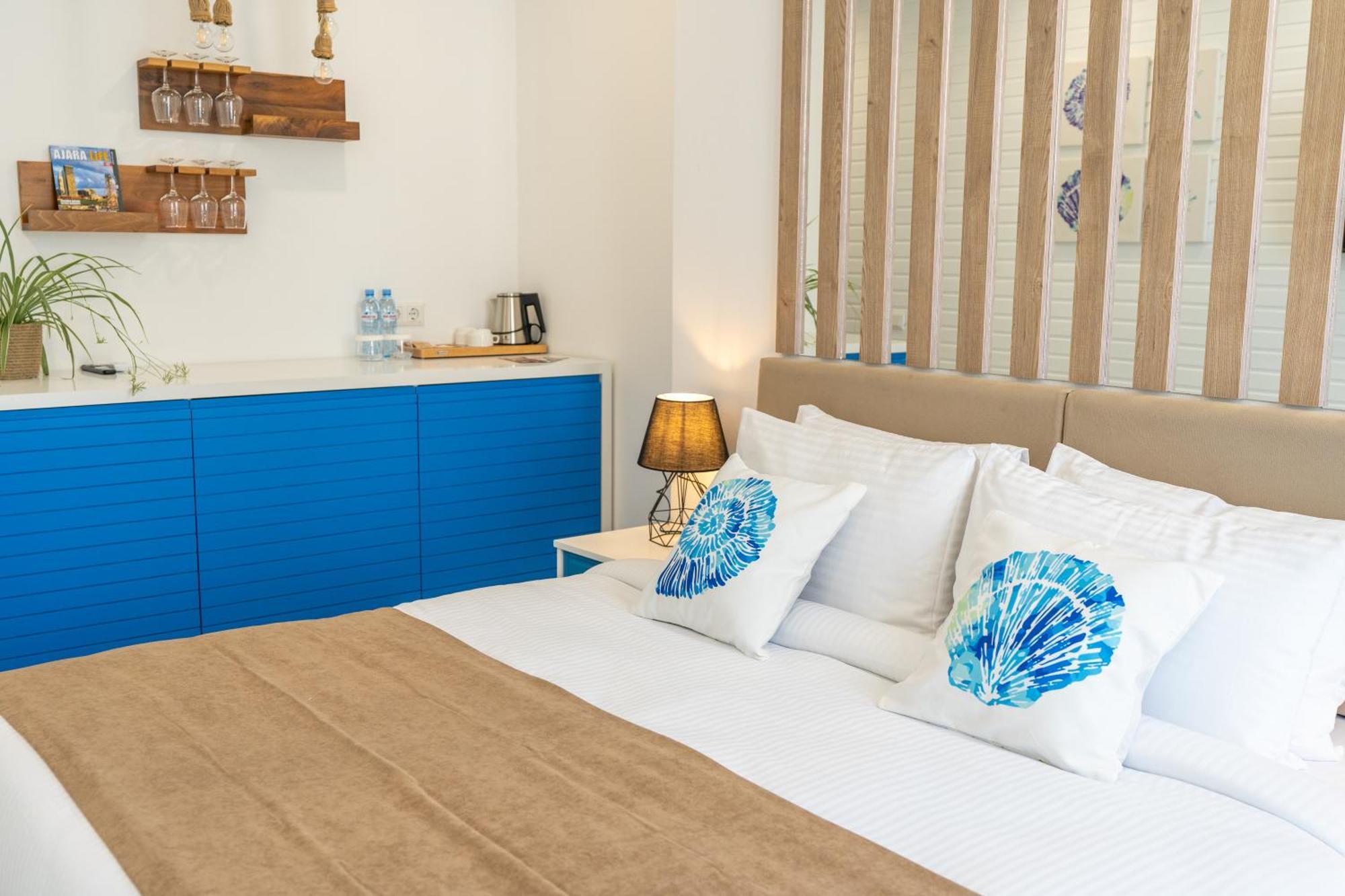 Seagull Beachfront Boutique Hotel บาทูมิ ห้อง รูปภาพ
